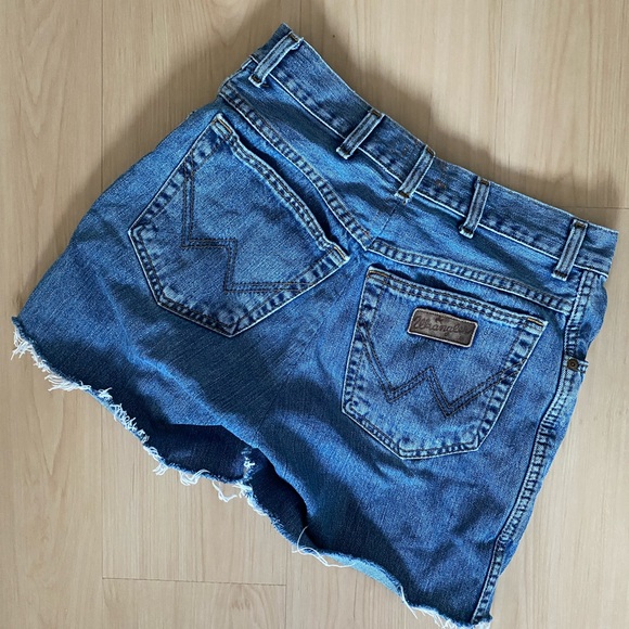 Vintage Wrangler shorts - great condition - Picture 1 of 5